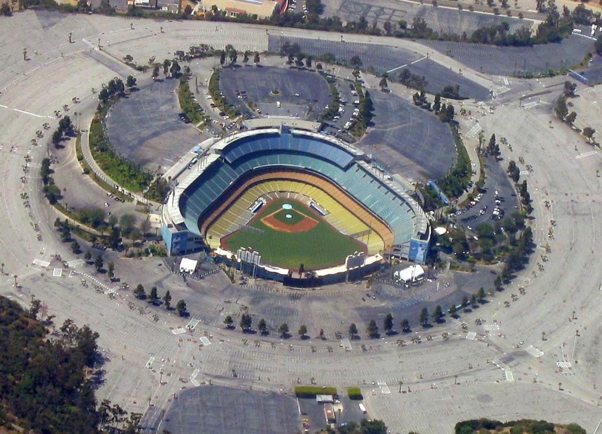 Dodger Stadium - Better see it with your own eyes! Map from Left